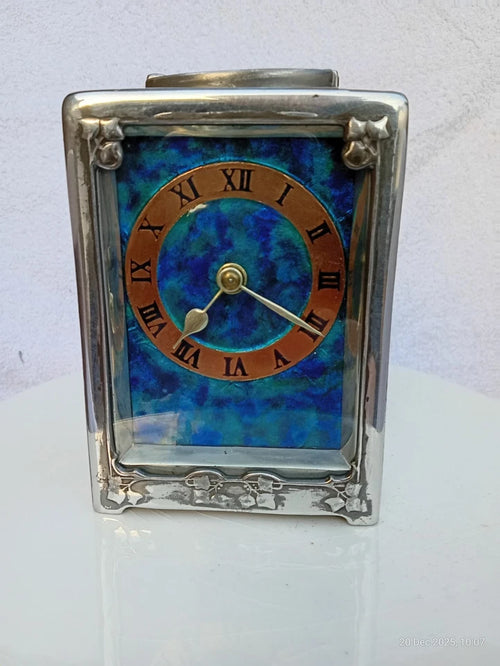 Arts & Crafts Kutschenuhr Zinn & Emaille - Archibald Knox Liberty & Co